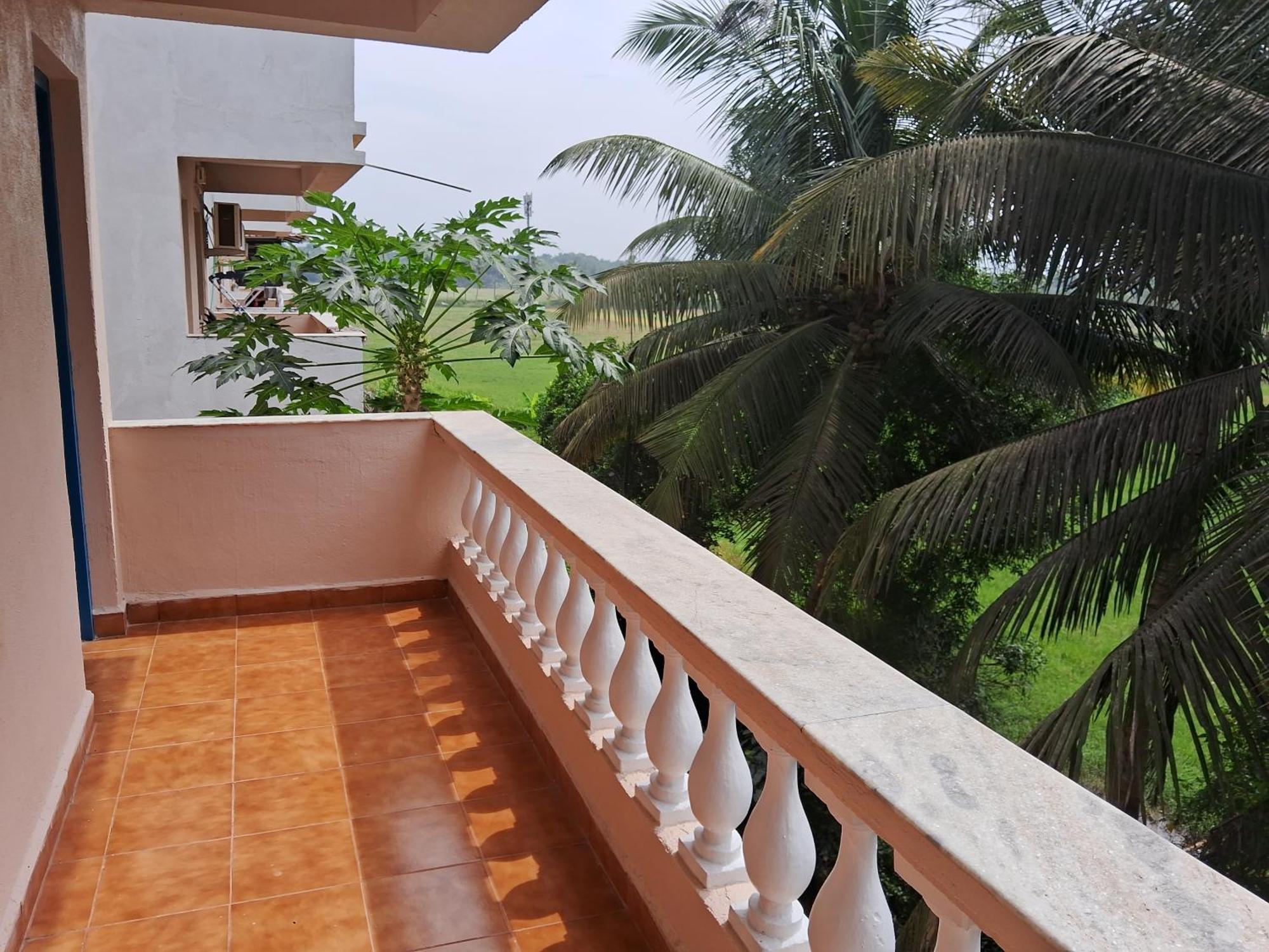 Coconut Grove Holiday Apartment バーカ エクステリア 写真